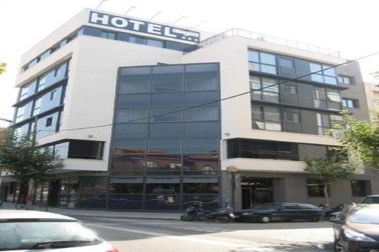Hotel Diego'S Камбрильс Экстерьер фото